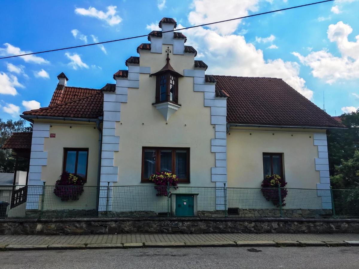 Apartman V Zahradni Прахатице Экстерьер фото