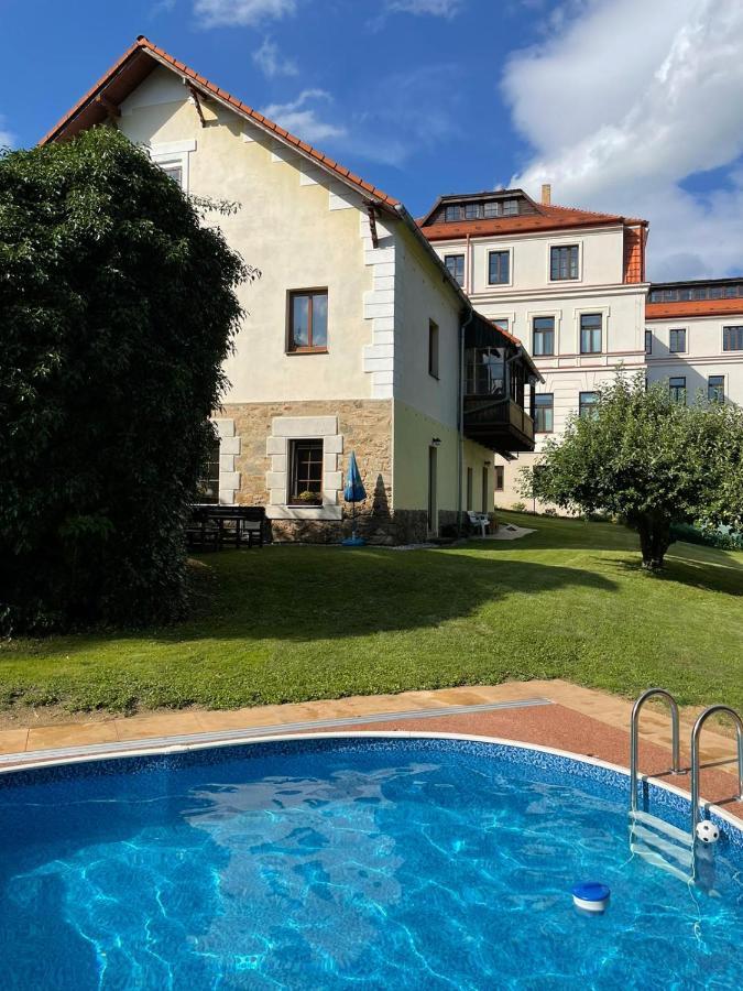 Apartman V Zahradni Прахатице Экстерьер фото