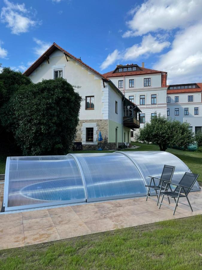 Apartman V Zahradni Прахатице Экстерьер фото